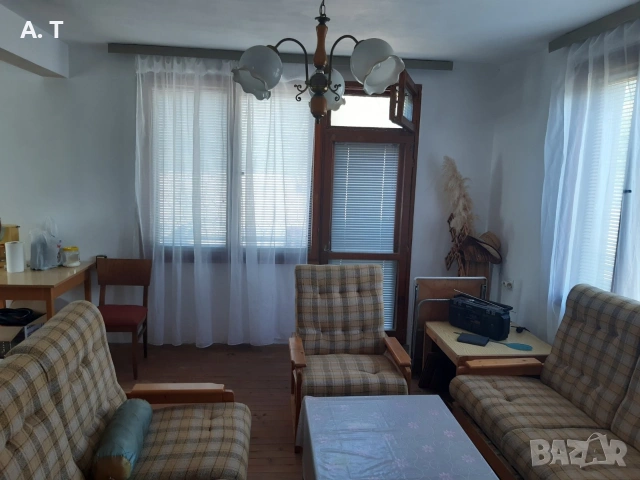 Продава се масивна, тухлена къща в гр. Карлово кв Сушица, снимка 5 - Къщи - 53827683