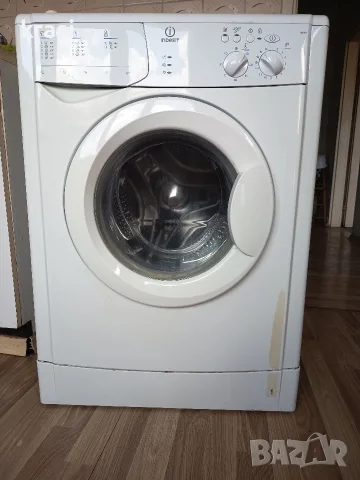 Продавам пералня Indesit 