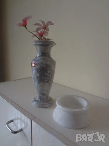 Мраморна ваза + пепелник, снимка 2 - Вази - 53386196