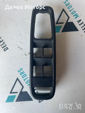 Интериорна предна лява пластмаса за бутони 809617787R от Dacia Duster 2 1.3 TCe двигател H5H494, 4x4