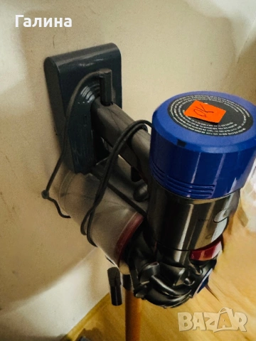Dyson V8 absolute , снимка 4 - Прахосмукачки - 53663497
