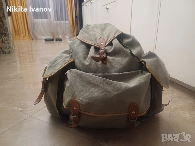 стара брезентова туристическа раница