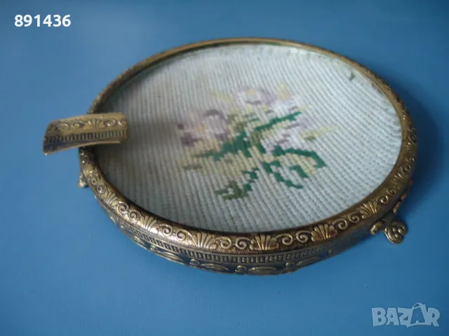 Стар красив месингов пепелник