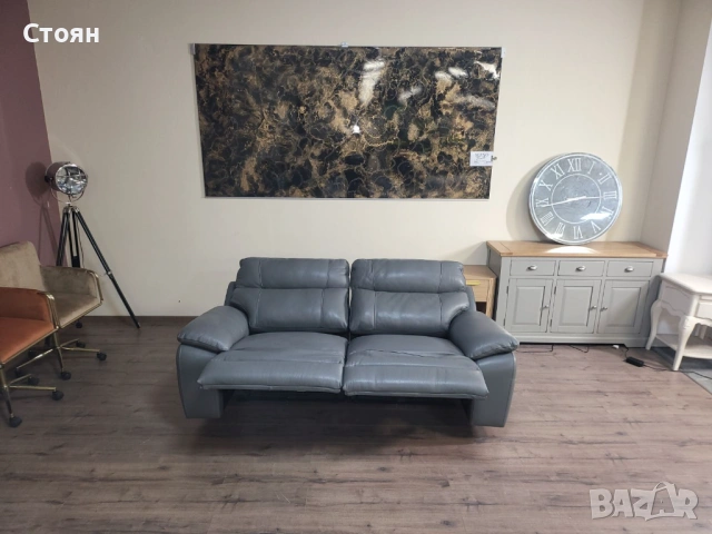 Италиански сив кожен диван тройка Lorenzo с ел. релакс механизъм, снимка 4 - Дивани и мека мебел - 53692889