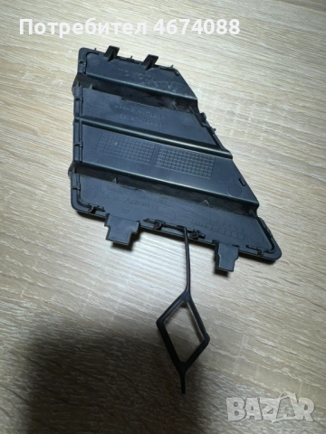 Капачка на куката за теглене на предната решетка на Тойота Ярис Toyota Yaris само за 30лв. 52127-0d4, снимка 4 - Части - 52737454