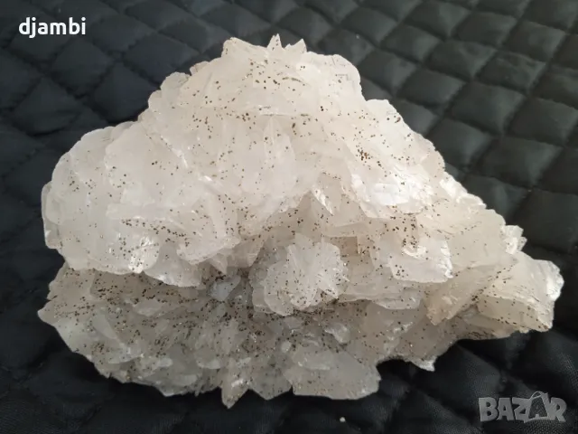 №195, Калцит, Калцит с пиритени топчета,Кристали,Минерали,Родопи,