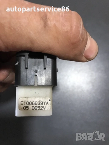 Бутон за прозорец за задна врата за Mazda Tribute RHD (2003) E1006638YA, снимка 2 - Части - 53612158