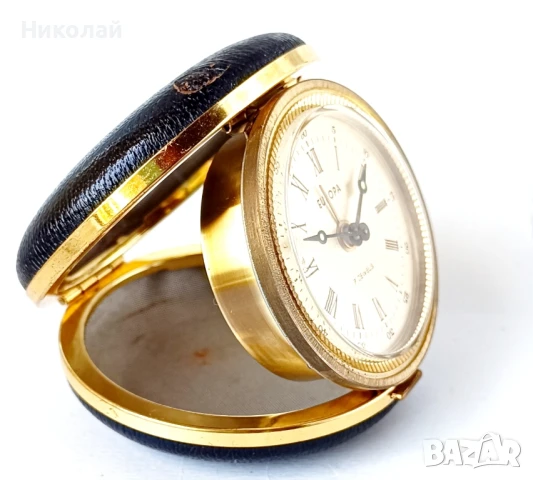 Немски туристически часовник-будилник в кожена табакера с месингова рамка , снимка 3 - Антикварни и старинни предмети - 51363918