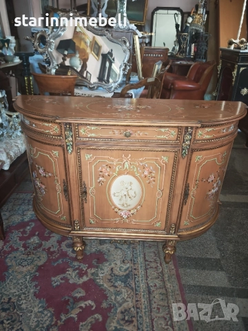 Изключителен рисуван комод 