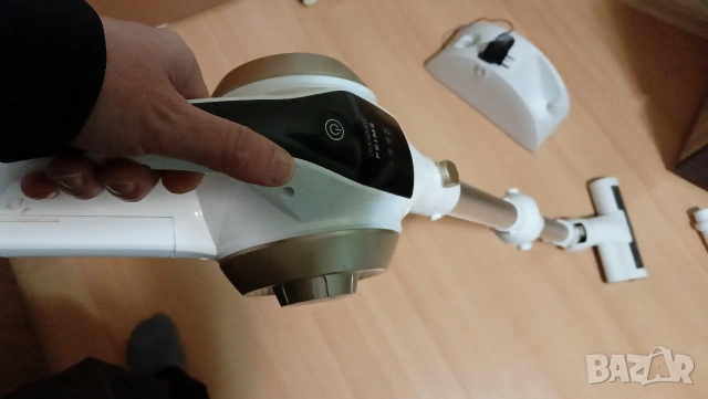 Акумулаторна прахосмукачка Livington Prime, снимка 2 - Прахосмукачки - 53177919