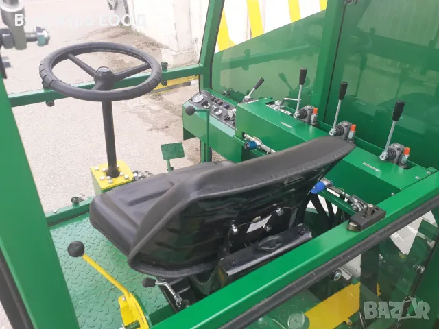 Самоходна комбайна за бране на царевица  SP-14, снимка 3 - Селскостопанска техника - 49813686