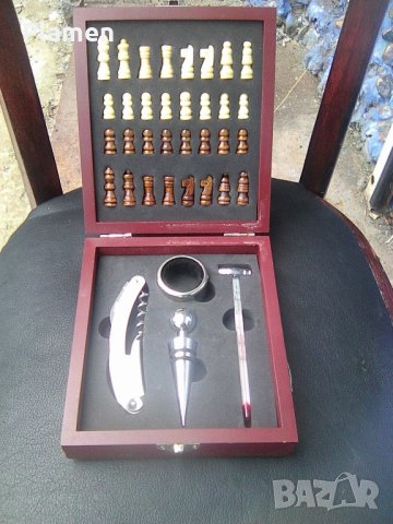 Кутия със спиртомер отварачка и тирбушон и шах, снимка 1