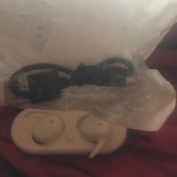 Продавам headphones Bluetooth speakers мистъ нови с кутията си и USB charger , снимка 2 - Bluetooth слушалки - 40311738