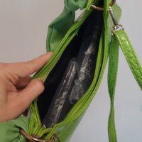 Нова дамска чанта зелена,  с дълга и къса дръжка , снимка 3 - Чанти - 32719279