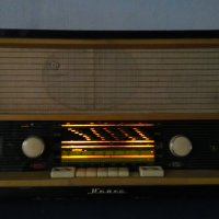 Радио апарат лампов,произход Германия 70-те години., снимка 1 - Антикварни и старинни предмети - 41138025