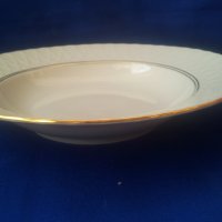 Порцеланови чинии на Изида, 8 бр за супа и 8 бр за основно, златни кантове, снимка 3 - Чинии - 41459623