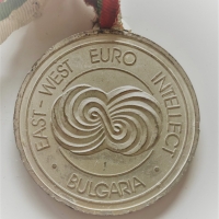 Медал Изток-Запад Интелект, снимка 1 - Антикварни и старинни предмети - 36103498