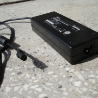 HAMA - универсално захранване зарядно адаптер за лаптоп 16-19V, 4.74A, 90W, снимка 3 - Лаптоп аксесоари - 36310195
