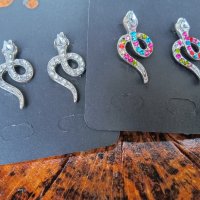 Сребърни минималистични обеци във форма на стилизирана змия, инкрустирани с цирконий, снимка 4 - Обеци - 42301719
