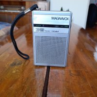 Старо радио,радиоприемник Magnavox, снимка 1 - Антикварни и старинни предмети - 33799332