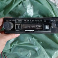 Продавам старо радио За кола, снимка 1 - Аксесоари и консумативи - 41019649