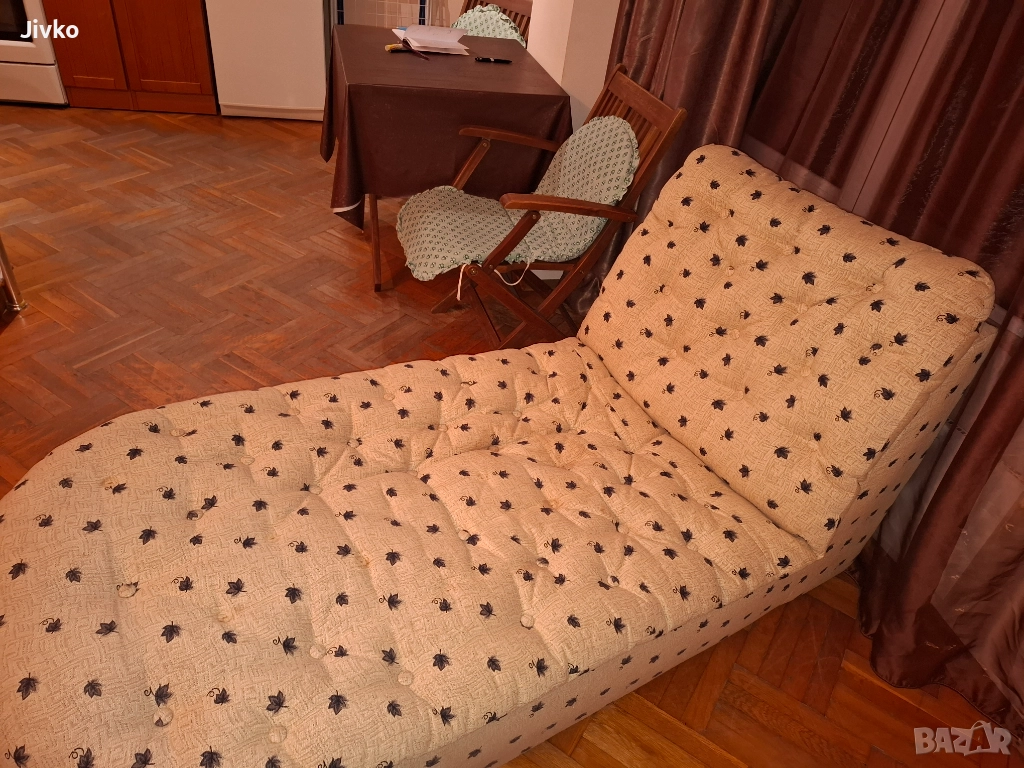 Лежанка, снимка 1