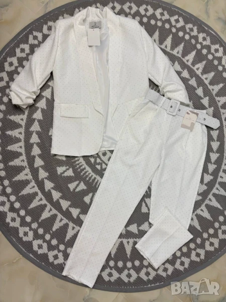 Костюм с камъни от две части  , снимка 1