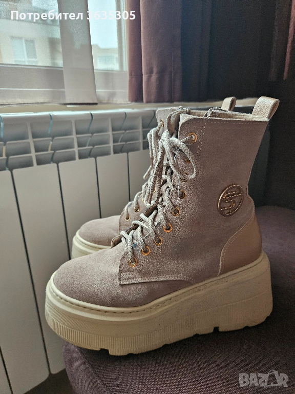 Боти от естествен велур и кожа със топъл хастар.Обути само веднъж, снимка 1