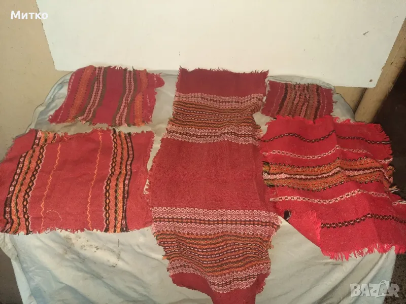 Битови Български червени карета за декорация , снимка 1