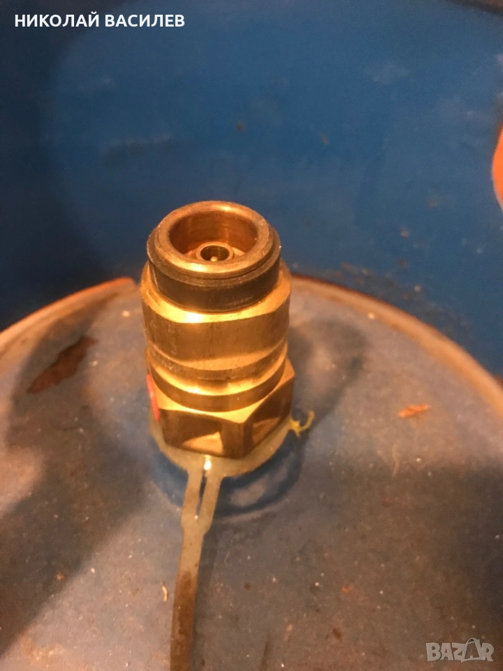    Газова    бутилка    15  кг  .   с    нов   клапан   има гас  /  регистрирна   .., снимка 1