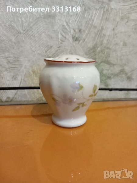 Порцеланова солница , снимка 1