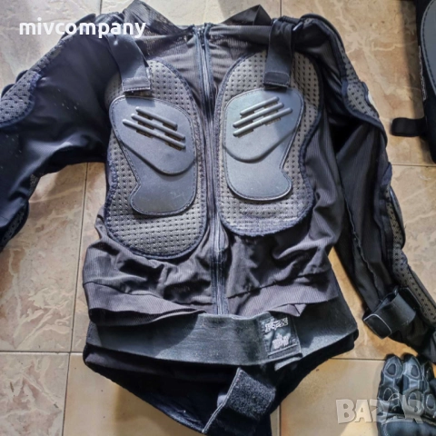 Мото екипировка размер L, снимка 8 - Аксесоари и консумативи - 52628577