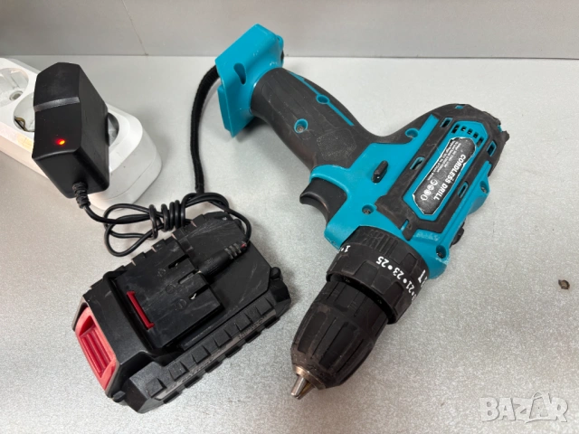 Работещо Винтовертче с батерия и зарядно, снимка 13 - Винтоверти - 53783386