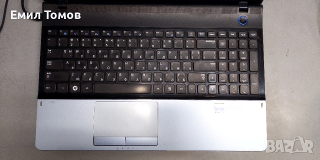Лаптоп Samsung 300E, снимка 2 - Лаптопи за дома - 44776673