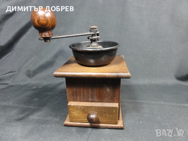 СТАРА РЕТРО ДЪРВЕНА МЕЛНИЦА ЗА КАФЕ РЪЧНА КАФЕМЕЛАЧКА, снимка 2 - Декорация за дома - 53614863