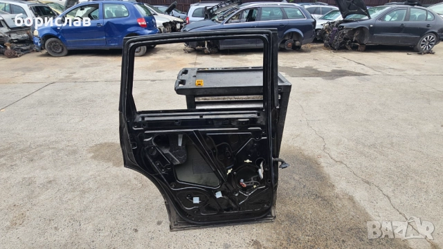 Задна лява врата за audi Q7 , снимка 2 - Части - 51913386