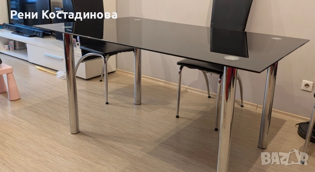 Трапезна стъклена маса с черно закалено стъкло 