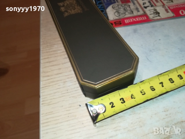 JUICY COTURE GOLD BORN IN USA-ВНОС SWISS 2709251901, снимка 5 - Гривни - 51859359