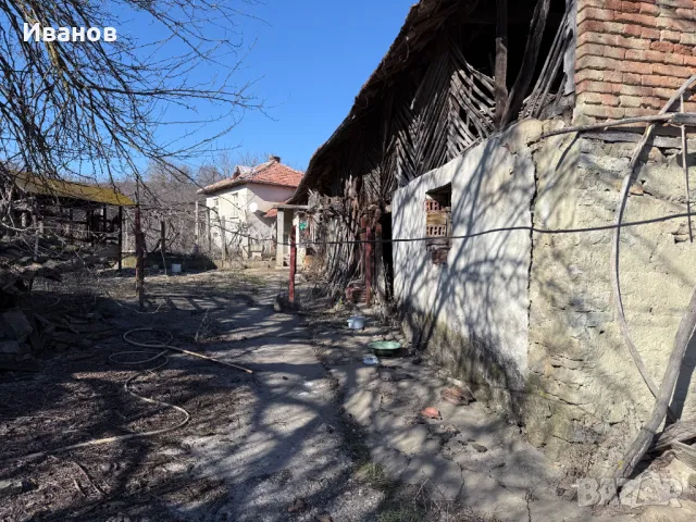 Къща с двор и селскостопански постройки, снимка 18 - Къщи - 49083513