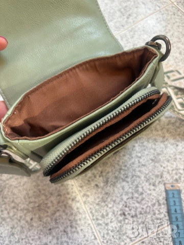 Дамска малка чантичка, снимка 2 - Чанти - 52812859