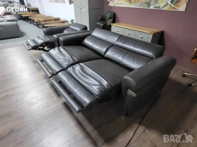 Сив кожен диван тройка и фотьойл Moreno с ел. релакс механизъм, снимка 8 - Дивани и мека мебел - 47869875