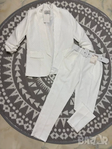 Костюм с камъни от две части  