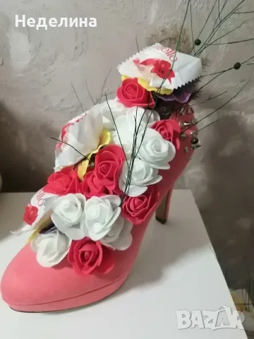 Обувки с цветя и бонбони 