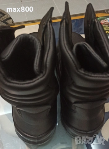 Български кубинки номер 44