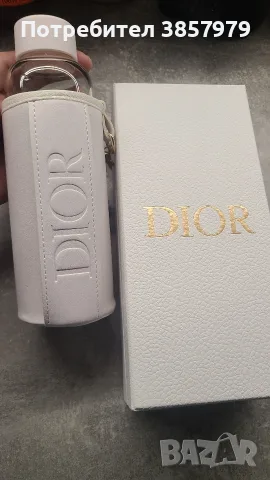 Бутилка Dior с кожен калъф и кутия.