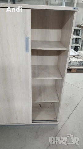 Трикрил гардероб с плъзгащи се врати и заключване - офис шкаф 135/150/45, снимка 2 - Шкафове и рафтове - 53841125