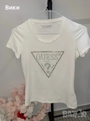 Оригинална тениска на Guess размер М, подходяща и за S, снимка 4 - Тениски - 50257674