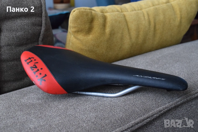 Седалка Fizik Antares Червена