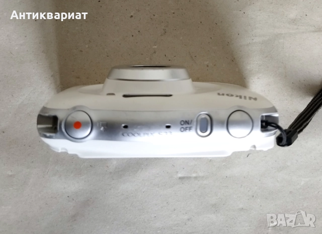 Противоводен фотоапарат Nikon Coolpix S33 / 13.2MP, снимка 3 - Фотоапарати - 52137388
