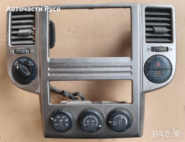 Оборудвана централна конзола за Nissan X-Trail , 2005г. , 27500 EQ410